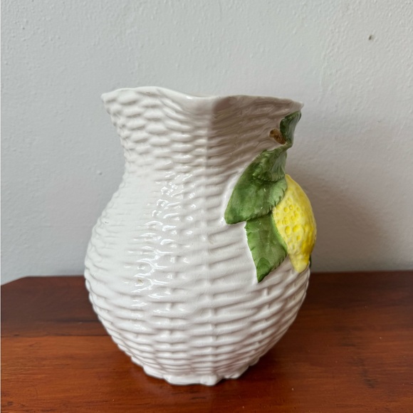 Vintage Italian ceramic trompe l'oeil lemon wicker pitcher - Picture 3 of 11